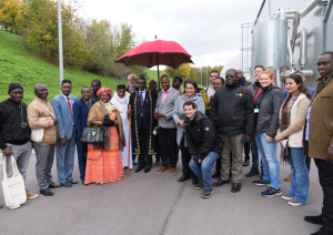 Delegation afrikanischer Staaten – hier mit dem Vorsitzenden König der Vereinigung aller afrikanischen Könige, seine Majestät Dr. Tchiffi Zié Jean Gervais