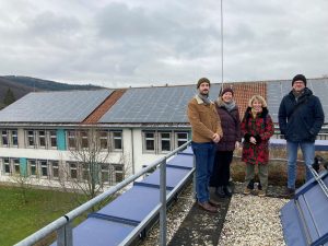 Technikführung am Umwelt-Campus Birkenfeld - Besichtigung eines PV-Daches