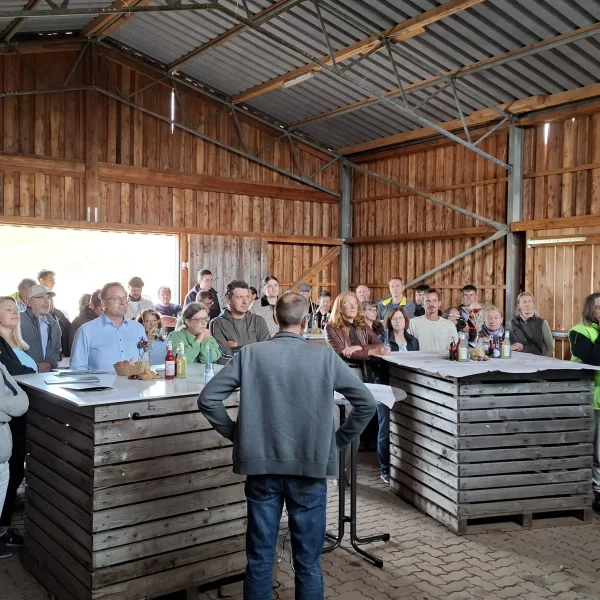 Feldtag auf dem Wackenberger Hof mit Umweltministerin Petra Berg