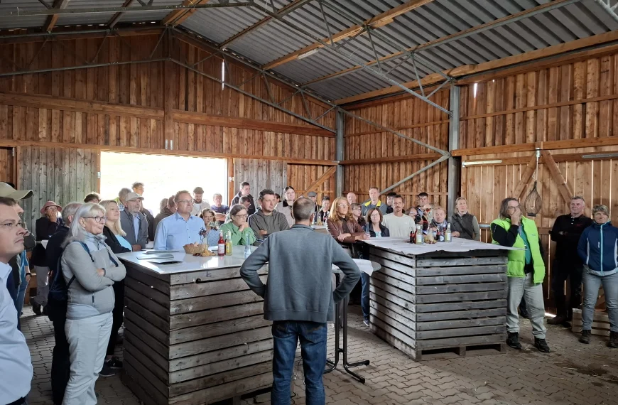 Feldtag auf dem Wackenberger Hof mit Umweltministerin Petra Berg