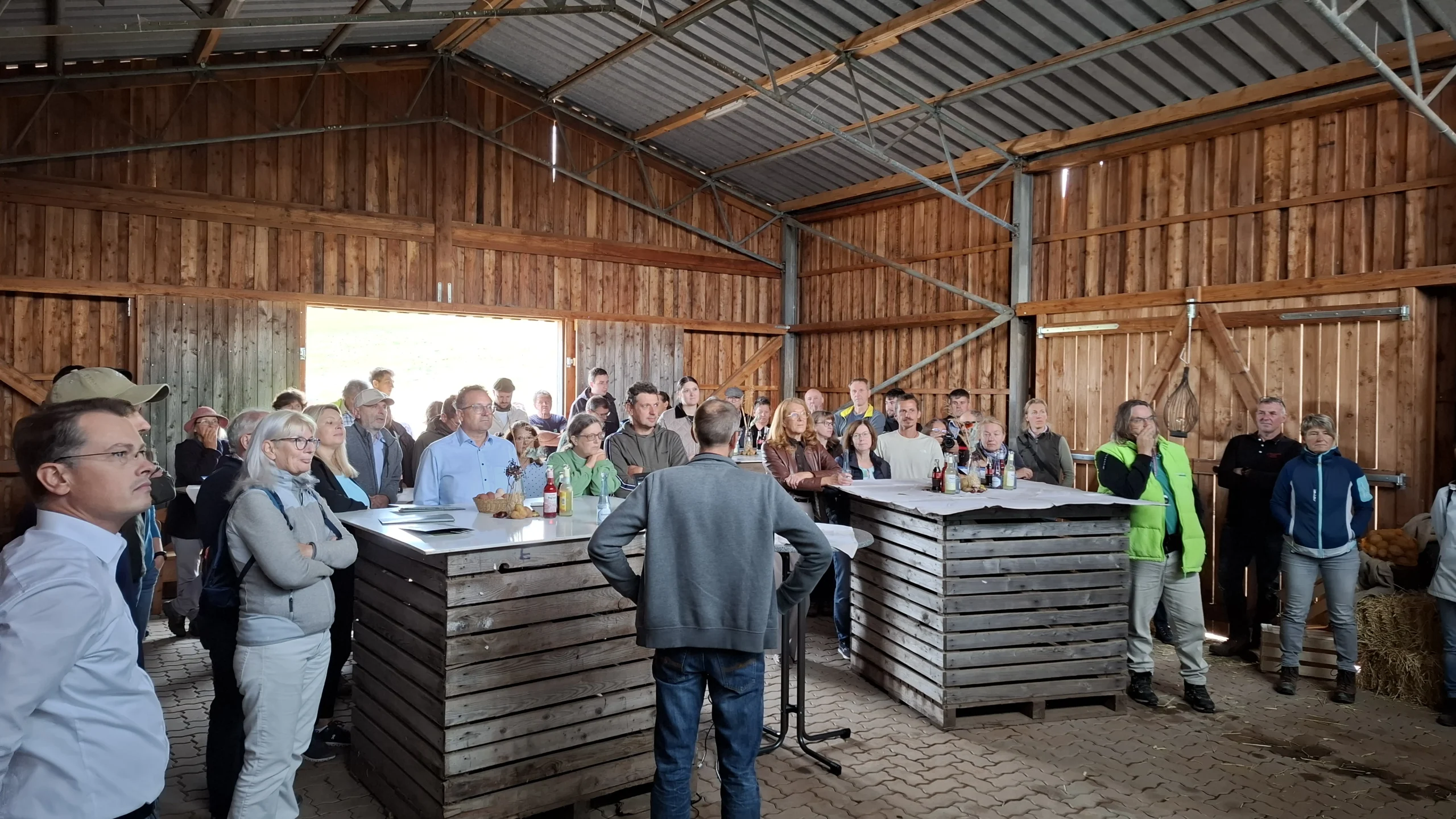 Feldtag auf dem Wackenberger Hof mit Umweltministerin Petra Berg